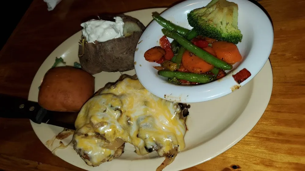 Chicken in Cheese and Mushroom Sauce